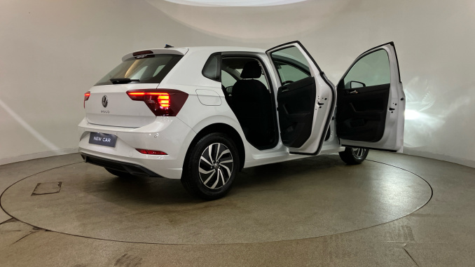 Volkswagen Polo 1.0 TSI Life 5dr DSG Petrol Hatchback - Image 42